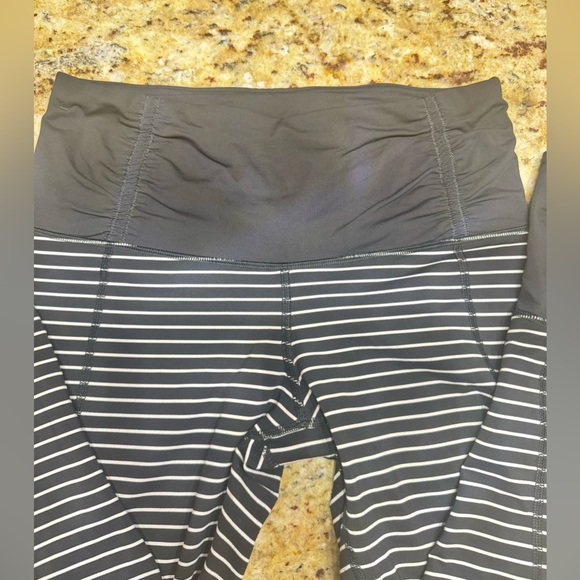 lululemon athletica Black and White Patterned Jeggings - Picture 2 of 7